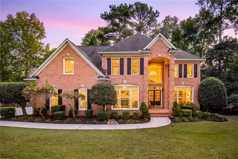 720 Vinings Estates Dr SE, Mableton, GA 30126