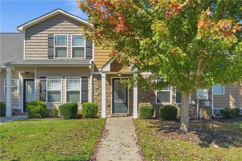 6165 Garden Cir, Douglasville, GA 30135