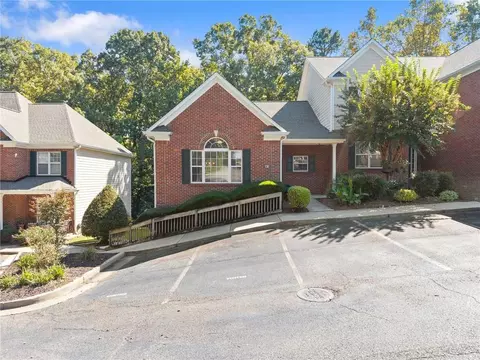 2075 Pine Tree Dr #B1, Buford, GA 30518