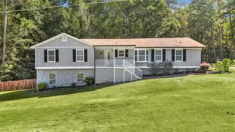 4148 Log Cabin Ct, Douglasville, GA 30135