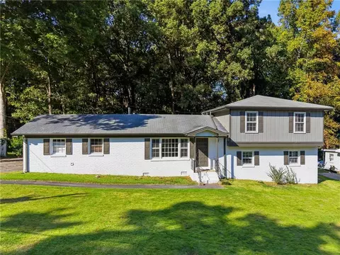 4307 Parkview Dr, Lithia Springs, GA 30122