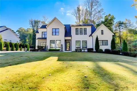1646 Thomas Dr, Hoschton, GA 30548