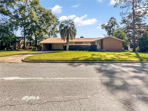 5011 Peachtree St, Valdosta, GA 31605