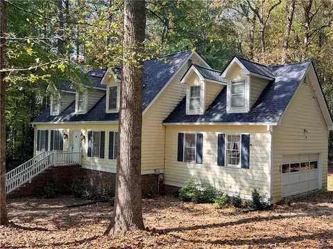 105 Northlake Dr, Carrollton, GA 30117