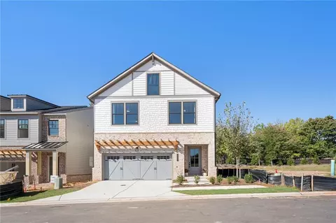 2135 Fern Cir, Alpharetta, GA 30076
