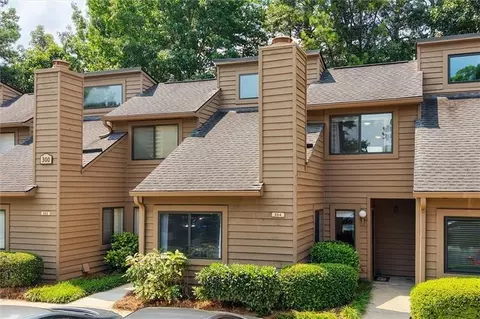 304 Parkaire Xing, Marietta, GA 30068
