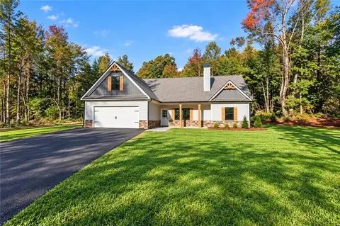 339 Relay Rd, Silver Creek, GA 30173