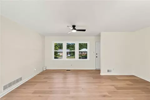 Living - 3085 Bobolink Dr, Rex, GA 30273 photo 2 of 5
