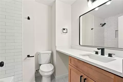 Bath - 3085 Bobolink Dr, Rex, GA 30273 photo 3 of 4