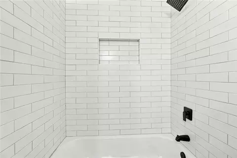 Bath - 3085 Bobolink Dr, Rex, GA 30273 photo 4 of 4