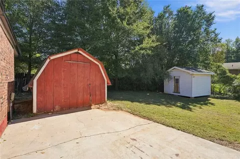 Exterior - 3085 Bobolink Dr, Rex, GA 30273 photo 5 of 5