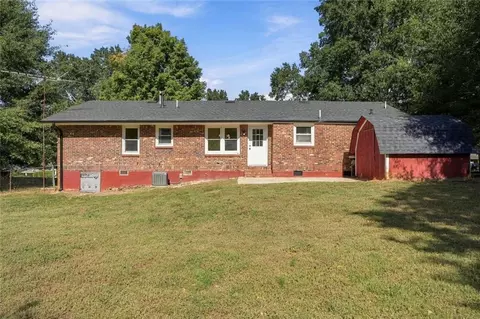 Exterior - 3085 Bobolink Dr, Rex, GA 30273 photo 3 of 5