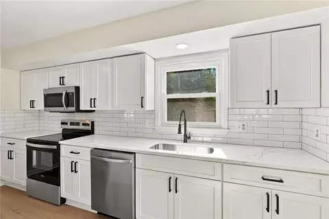Kitchen - 3085 Bobolink Dr, Rex, GA 30273 photo 1 of 5