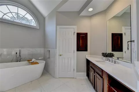 Bath - 1740 Briergate Dr, Duluth, GA 30097 photo 8 of 13