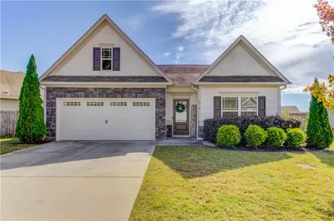 918 Blind Brook Cir, Hoschton, GA 30548