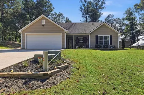 44 Oakmont Dr, Cleveland, GA 30528