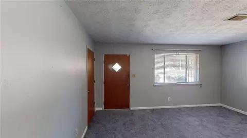 Living - 2423 Lisbon Rd, Augusta, GA 30906 photo 3 of 4