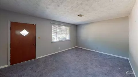 Living - 2423 Lisbon Rd, Augusta, GA 30906 photo 2 of 4