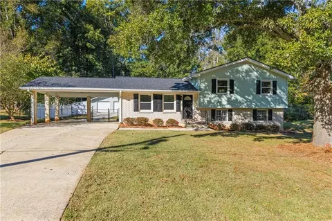 7425 Rountree Dr, Riverdale, GA 30274