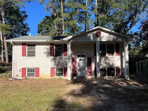 2839 Old Farm Rd, College Park, GA 30349