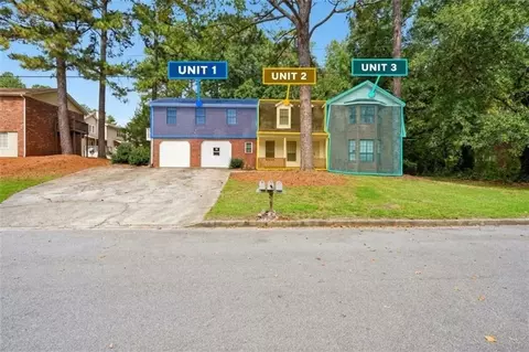 2498 Robinhood Dr, Ellenwood, GA 30294