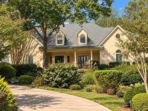 5305 Woodridge Forest Trl, Sandy Springs, GA 30327