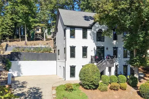 1040 Laurel Valley Dr SW, Marietta, GA 30064