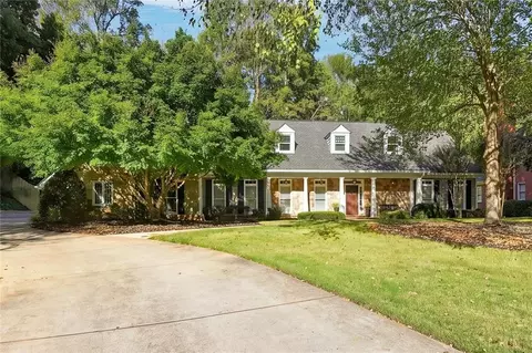 140 Grogans Lndg, Sandy Springs, GA 30350