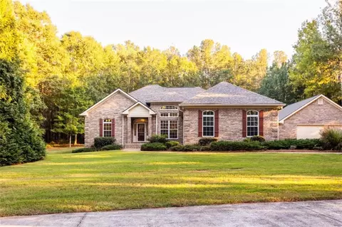 681 Alcova Dr, Social Circle, GA 30025