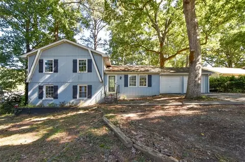 2728 Rosemont Dr, Lawrenceville, GA 30044