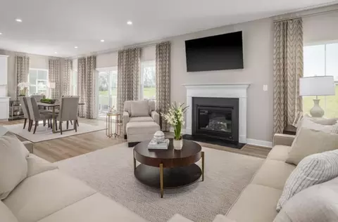 Living - 20 Barnstorm Ct, Commerce, GA 30529 photo 2 of 3