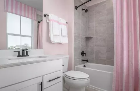 Bath - 529 Flying Eagle Dr, Commerce, GA 30529 photo 2 of 2