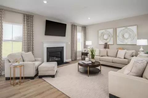 Living - 529 Flying Eagle Dr, Commerce, GA 30529 photo 1 of 3