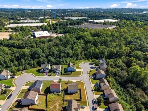 View/Area - 1262 Walnut Creek Cir, Pendergrass, GA 30567 photo 2 of 3