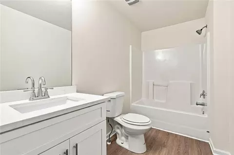 Bath - 1262 Walnut Creek Cir, Pendergrass, GA 30567 photo 3 of 3