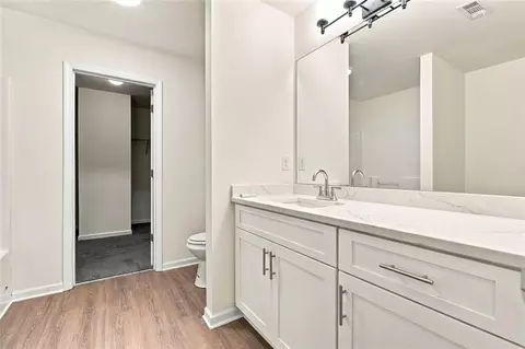Bath - 1262 Walnut Creek Cir, Pendergrass, GA 30567 photo 2 of 3