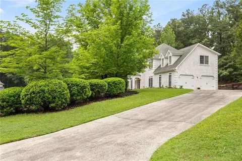 1841 SW Lake Cove Dr, Atlanta, GA 30331