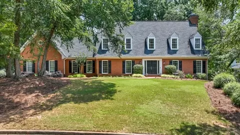 8705 River Bluff Ln, Roswell, GA 30076
