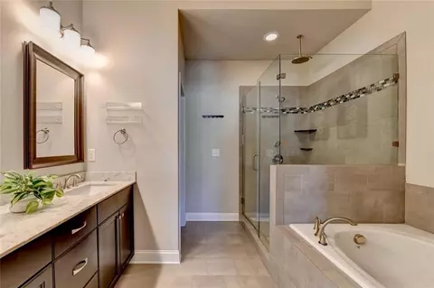 Bath - 3239 Hartford Mill Dr, Duluth, GA 30097 photo 3 of 8