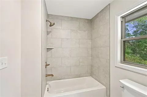 Bath - 2102 Thomas Rd, Canton, GA 30115 photo 6 of 10