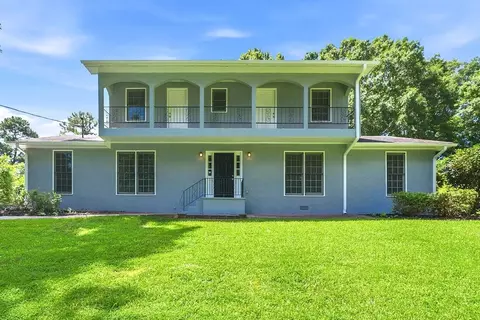 211 Pioneer Trl, Marietta, GA 30068