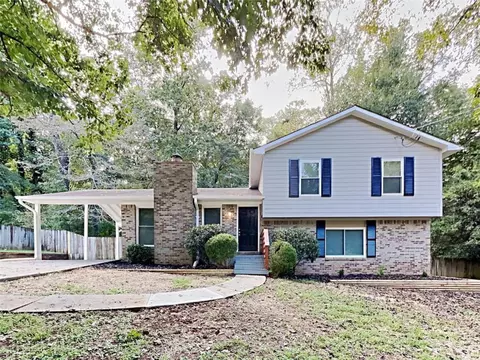 322 Hardwood Ln, Lawrenceville, GA 30044