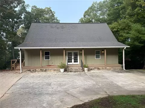 1803 Chatuge Hills Rd, Hiawassee, GA 30546