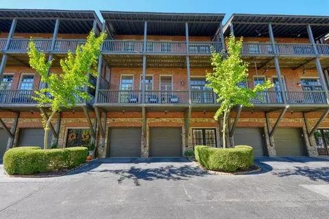225 Founders Mill Ct, Roswell, GA 30075