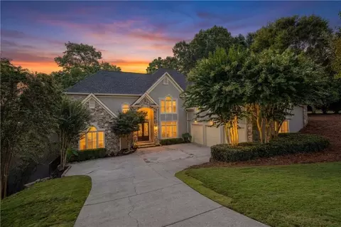 8370 Sentinae Chase Dr, Roswell, GA 30076