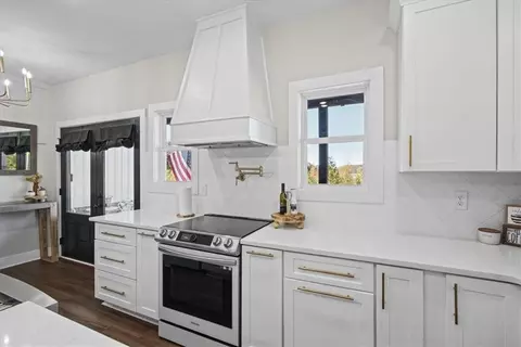 Kitchen - 533 Lively Rd, Waco, GA 30182 photo 5 of 8