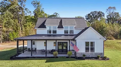 Exterior - 533 Lively Rd, Waco, GA 30182 photo 1 of 18