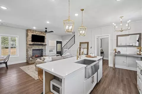 Kitchen - 533 Lively Rd, Waco, GA 30182 photo 8 of 8