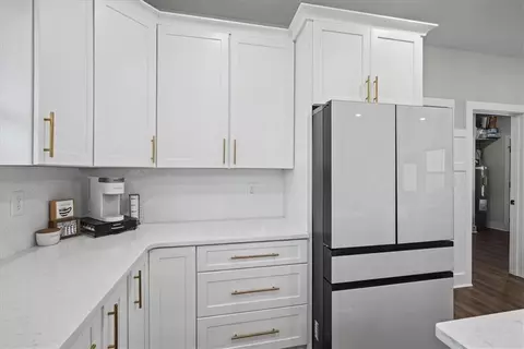 Kitchen - 533 Lively Rd, Waco, GA 30182 photo 7 of 8