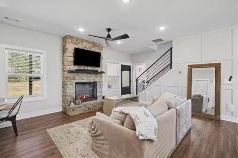 Living - 533 Lively Rd, Waco, GA 30182 photo 1 of 1